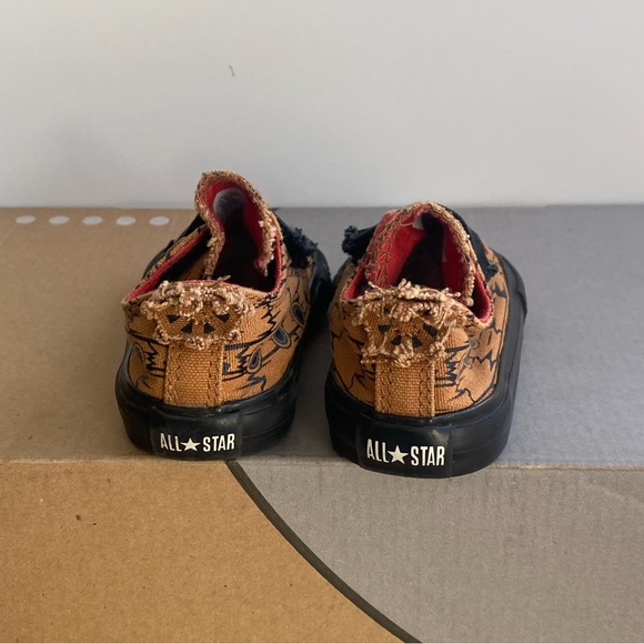 Converse Chuck Taylor Skull & Crossbones Toddler Sneakers- SZ 5 C - Picture 5 of 12